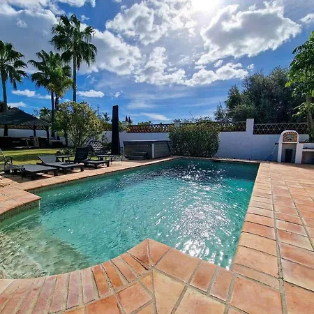 Espectacular Villa En La Exclusiva Zona Alpstuga Estepona
