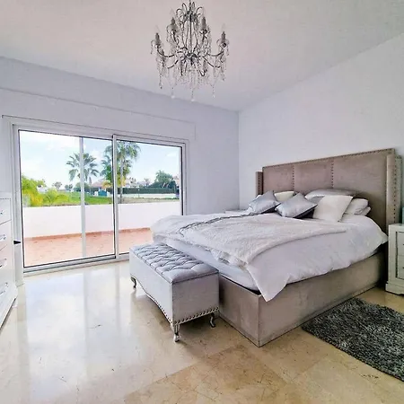 Espectacular Villa En La Exclusiva Zona Estepona