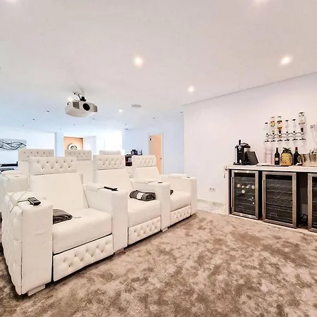 Espectacular Villa En La Exclusiva Zona